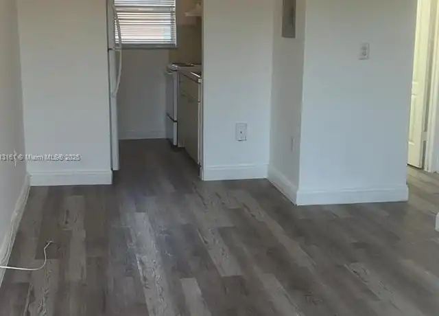 Property at 932 NW 5th St Unit 4, Miami, FL, 33128, 2 beds, 1 bath, [object Object]