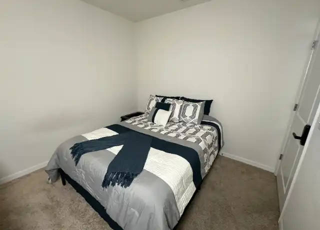 Property at 10942 Trailing Vine Dr, Tampa, FL, 33610, 1 bed, 1 bath, [object Object]