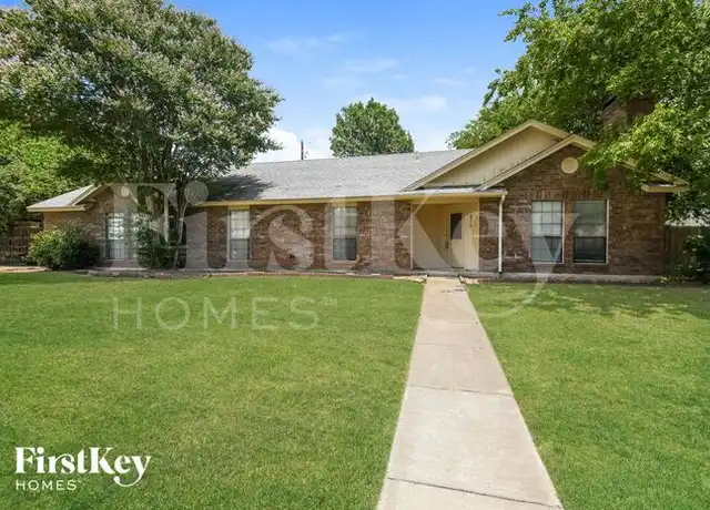 Property at 826 Woodhaven Ln, Grand Prairie, TX, 75052, 3 beds, 2 baths, [object Object]