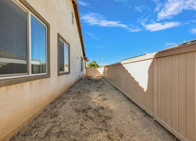 Photo of 43826 Countryside Dr, Lancaster, CA 93536