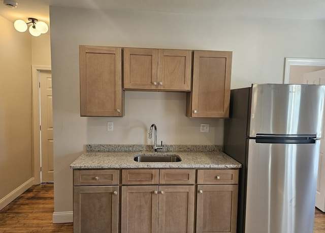 Photo of 293 School St Unit 2L, Stoughton, MA 02072