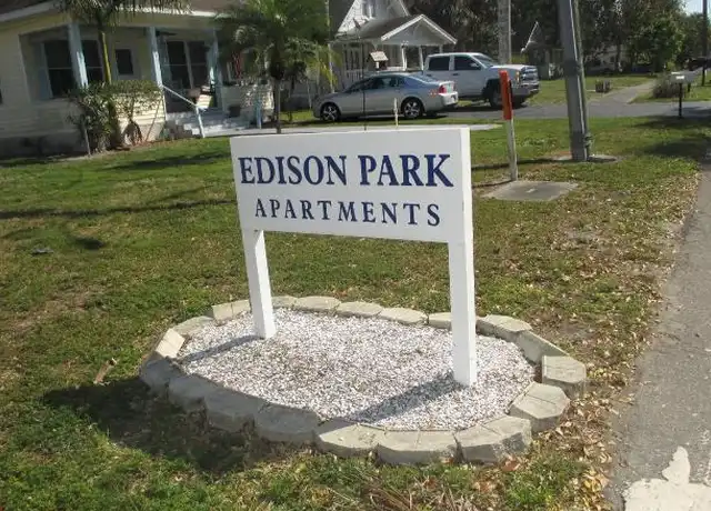 Property at 2241 Euclid Ave, Fort Myers, FL, 33901, 2 beds, 1 bath, [object Object]