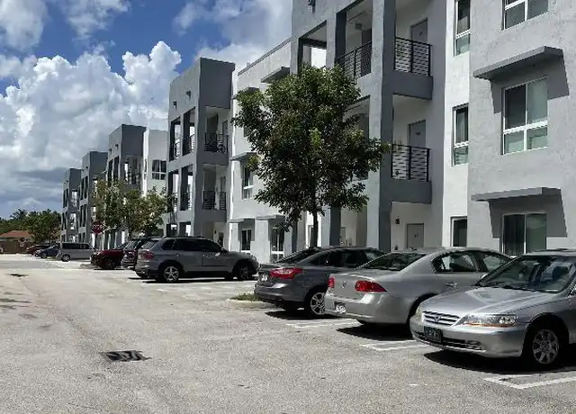 Property at 5901 NW 182nd Ln, Hialeah, FL, 33015, 2 beds, 2 baths, [object Object]