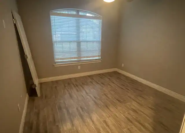 Property at 455 N Snyders Bluff Dr, Fayetteville, AR, 72704, 4 beds, 2 baths, [object Object]