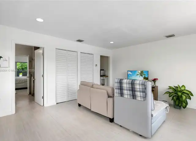Property at 9981 SW 13th Ter #9981, Miami, FL, 33174, 1 bed, 1 bath, [object Object]