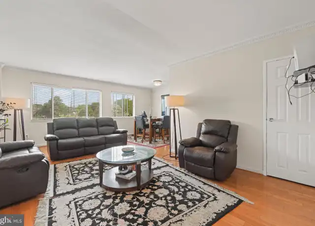 Property at 3701 5th St S #406, Arlington, VA, 22204, 1 bed, 1 bath, [object Object]
