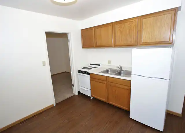 Property at 535 Harvard St Unit 535-6, Grand Forks, ND, 58203, 1 bed, 1 bath, [object Object]