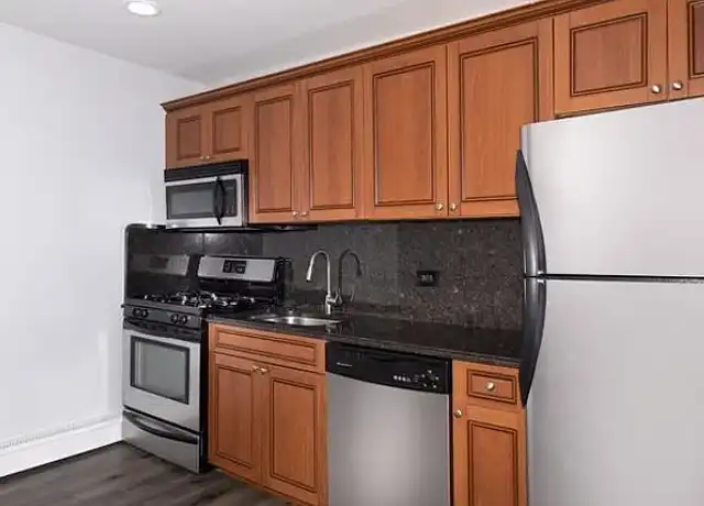 Property at Fairfield at Babylon Village - 134 Park Ave, Babylon, NY, 11702, 1-2 bed, 1 bath, [object Object]