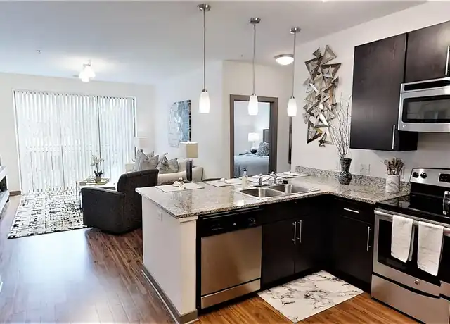 Property at 2700 Capitol Park - 2700 University Blvd, Tuscaloosa, AL, 35401, 0-1 beds, 1 bath, [object Object]