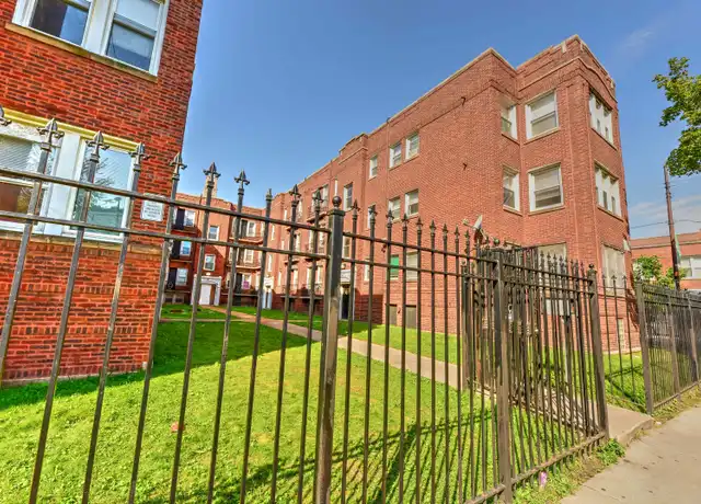 Property at 6100 S Eberhart Ave Unit 6100-2E, Chicago, IL, 60637, 2 beds, 1 bath, [object Object]