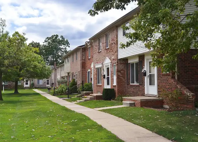Property at Royal Woods - Riverview, MI - 13751 Sibley Rd, Riverview, MI, 48193, 2-3 beds, 1.5 baths, [object Object]