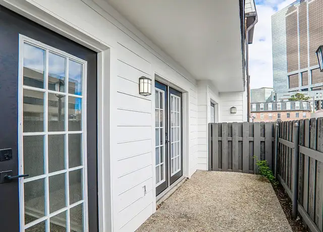 Photo of 3301 W Esplanade Ave N, Metairie, LA 70002