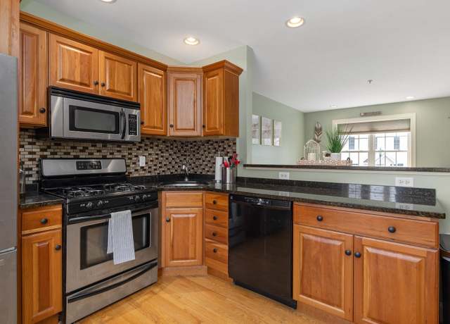 Photo of 1039 Islington St #3, Portsmouth, NH 03801