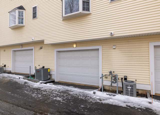 Photo of 1039 Islington St #3, Portsmouth, NH 03801