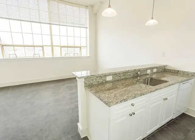 Photo of 175 Maple St, Marlborough, MA 01752
