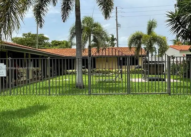 Property at 811 NE 10th St Unit 4, Hallandale Beach, FL, 33009, 0 beds, 1 bath, [object Object]
