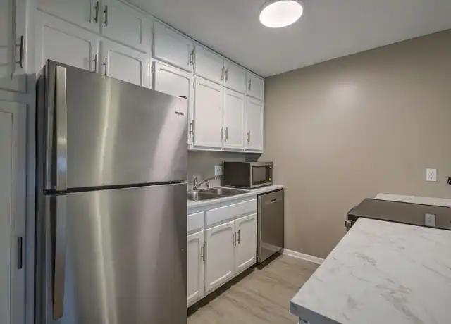 Property at 12775 Woodcrest Plz Unit 220, Omaha, NE, 68137, 2 beds, 1 bath, [object Object]