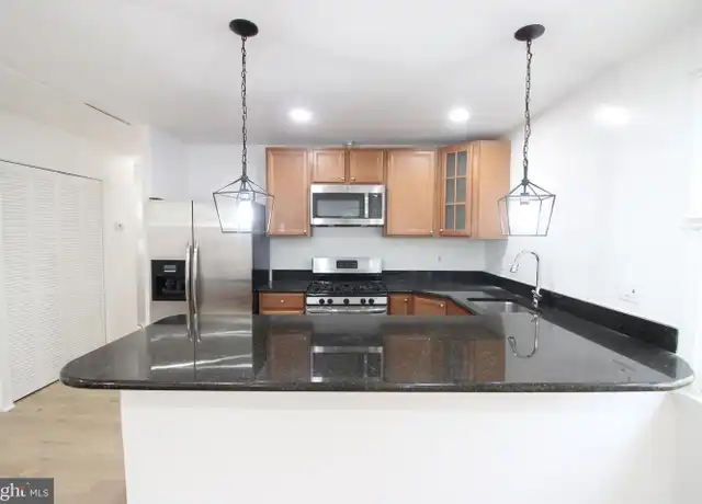 Property at 112 E Reed Ave, Alexandria, VA, 22305, 2 beds, 1 bath, [object Object]