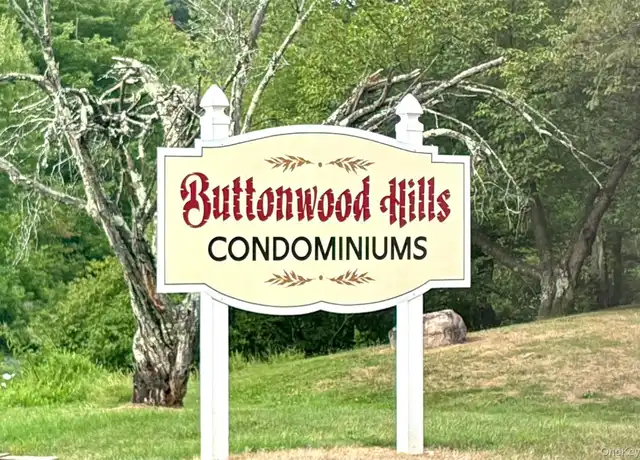 Property at 225 Concord Ln, Middletown, NY, 10940, 2 beds, 1.5 baths, [object Object]