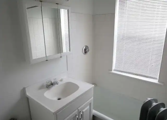 Property at 4721 S Ellis Ave, Chicago, IL, 60615, 1 bed, 1 bath, [object Object]