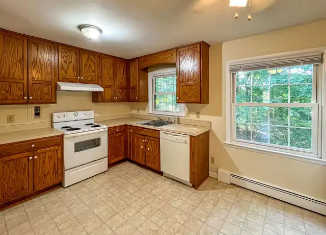 Property at 1805 Inglewood Dr Unit 27B, Charlottesville, VA, 22901, 2 beds, 1 bath, [object Object]