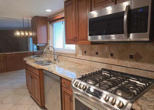 Photo of 18041 Fairway St, Livonia, MI 48152