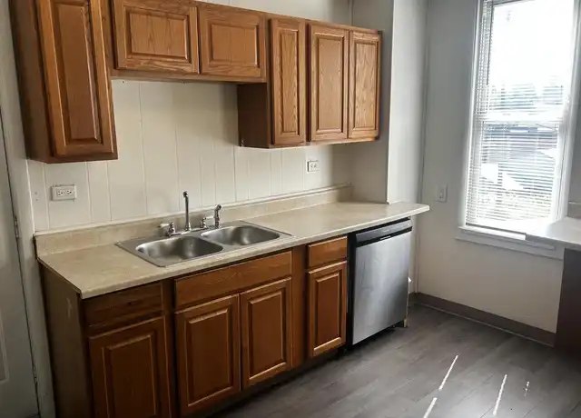 Property at 439 E Jefferson St, Butler, PA, 16001, 3 beds, 1 bath, [object Object]