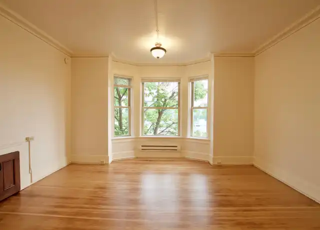 Property at 419 Queen Anne Avenue - 419 Queen Anne Ave N, Seattle, WA, 98109, 0 beds, 1 bath, [object Object]