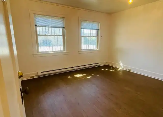 Property at 419 Queen Anne Avenue - 419 Queen Anne Ave N, Seattle, WA, 98109, 0 beds, 1 bath, [object Object]
