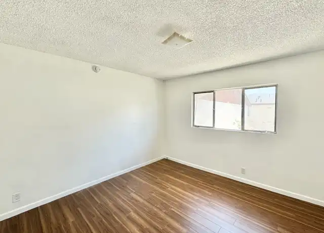 Property at 400 Western Ave Unit 6, Glendale, CA, 91201, 1 bed, 1 bath, [object Object]