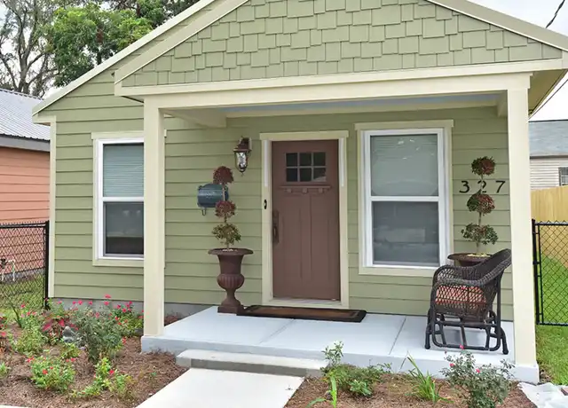 Property at 327 N Reus St, Pensacola, FL, 32501, 2 beds, 2 baths, [object Object]