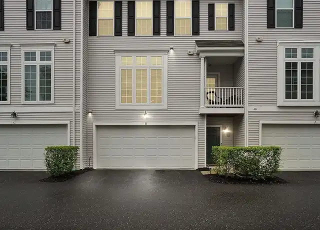 Property at 3005 Meridian Cmns, Mechanicsburg, PA, 17055, 2 beds, 1.5 baths, [object Object]