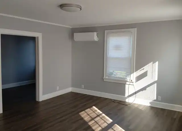 Property at 265 E Morehead St, Burlington, NC, 27215, 1 bed, 1 bath, [object Object]
