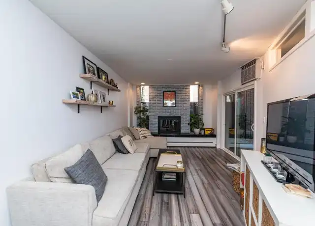 Property at 1750 N Wells St, Chicago, IL, 60614, 1 bed, 1 bath, [object Object]