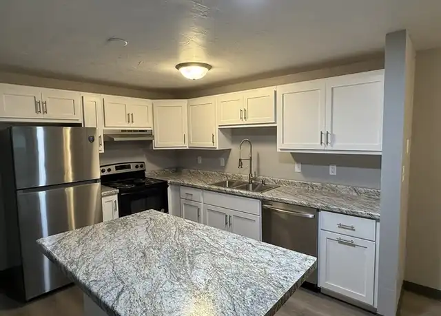Property at 2732 Humboldt Rd, Green Bay, WI, 54311, 2 beds, 1 bath, [object Object]