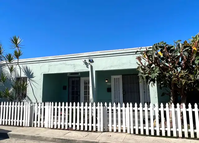 Property at 431 N Zona Ct, Long Beach, CA, 90802, 2 beds, 1 bath, [object Object]