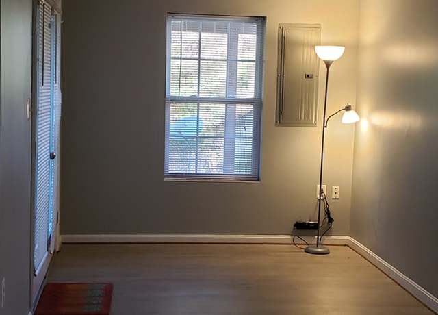 Photo of 806 Linfield Ter NE, Leesburg, VA 20176