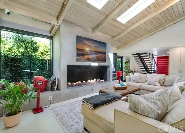 Property at 203 Via Ravenna, Newport Beach, CA, 92663, 4 beds, 3 baths, [object Object]