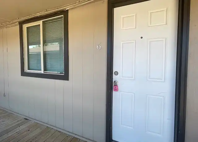 Property at 319 E Edwards St, Edmond, OK, 73034, 1 bed, 1 bath, [object Object]