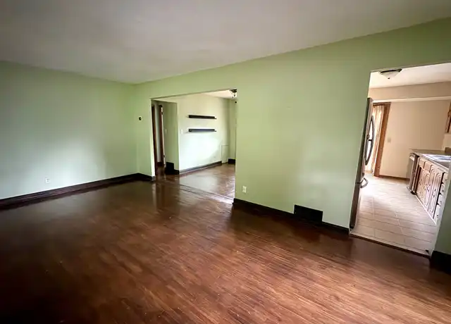 Property at 2938 Albert St N, Saint Paul, MN, 55113, 4 beds, 1 bath, [object Object]