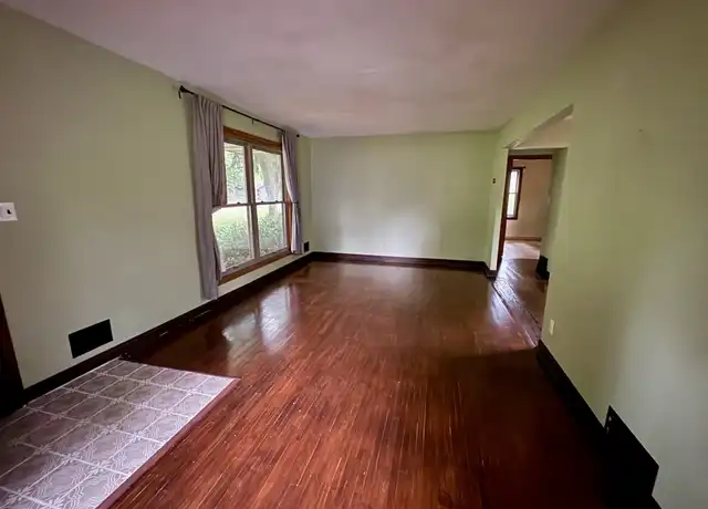 Property at 2938 Albert St N, Saint Paul, MN, 55113, 4 beds, 1 bath, [object Object]
