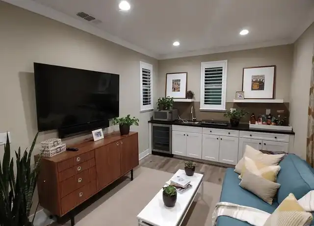 Property at 706 Hydrangea Dr, Vacaville, CA, 95687, 1 bed, 1 bath, [object Object]