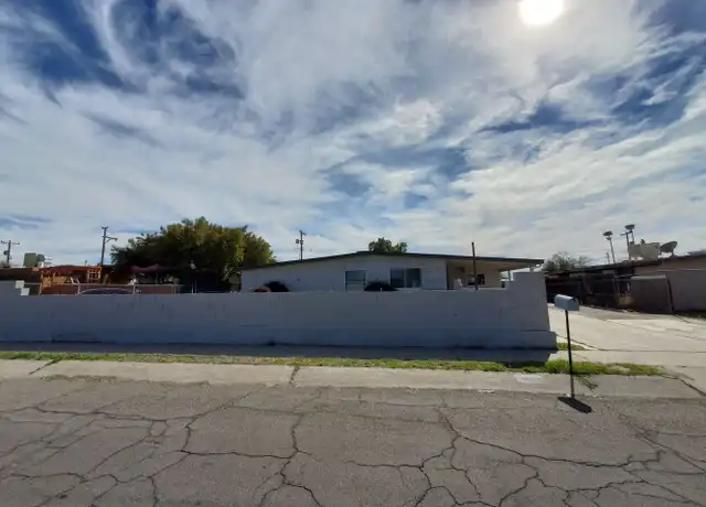 Property at 341 W Calle Margarita, Tucson, AZ, 85706, 4 beds, 2 baths, [object Object]