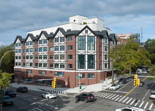 Property at 24115 Northern Blvd Unit 6A, Flushing, NY, 11362, 2 beds, 2 baths, [object Object]