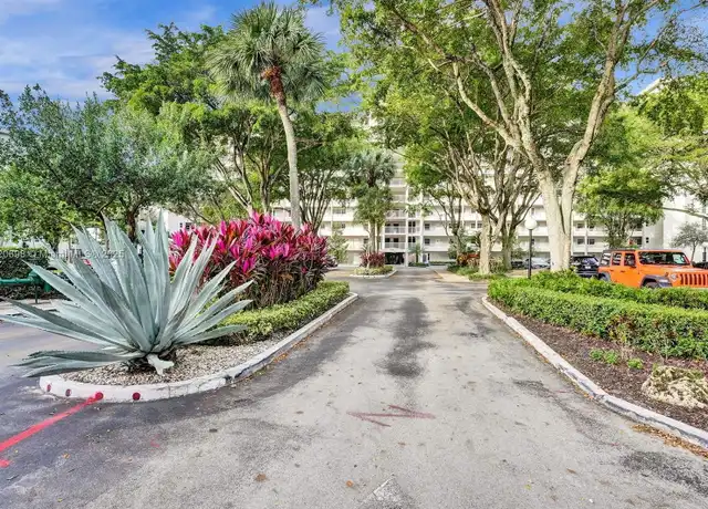 Property at 605 Oaks Dr #309, Pompano Beach, FL, 33069, 2 beds, 2 baths, [object Object]