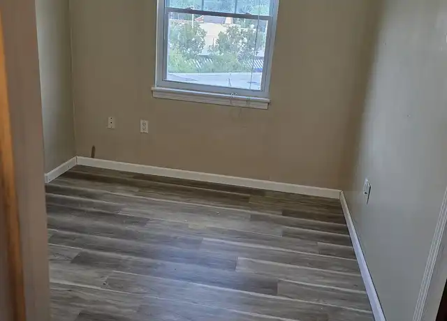 Property at 2002 Greene St #201, Columbia, SC, 29205, 2 beds, 1 bath, [object Object]