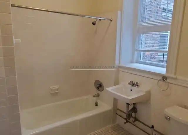 Property at 25 Delano Park, Roslindale, MA, 02131, 1 bed, 1 bath, [object Object]