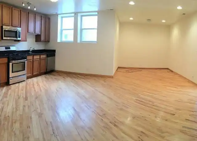 Property at 1700 W Greenleaf Ave Unit G, Chicago, IL, 60626, 3 beds, 2 baths, [object Object]