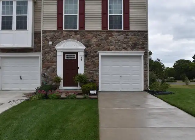 Property at 14 Benford Ln, Beverly, NJ, 08010, 3 beds, 2.5 baths, [object Object]