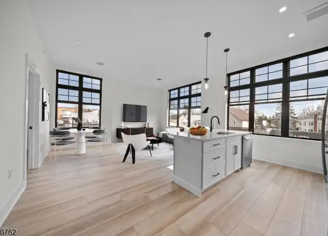 Property at 1 Union Ave Unit 207, Cresskill, NJ, 07626, 2 beds, 2 baths, [object Object]